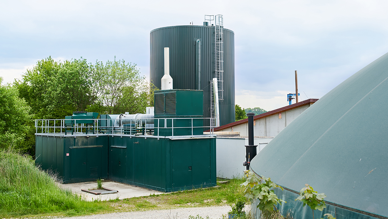 hans-van-bebber-gmbh-referenz-grosspufferspeicher-Bioenergie-Neidlinger-BHKW-mit-Pufferspeicher